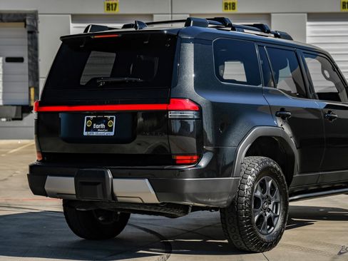 Used 2025 Lexus GX 550 image 14