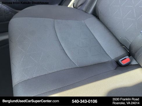 Used 2024 Toyota RAV4 XLE image 31