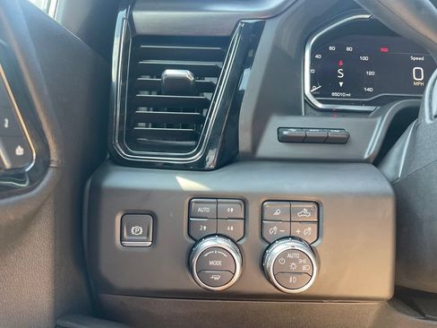 Used 2025 GMC Sierra 1500 AT4 w/ AT4 Premium Package AWD/4WD image 18