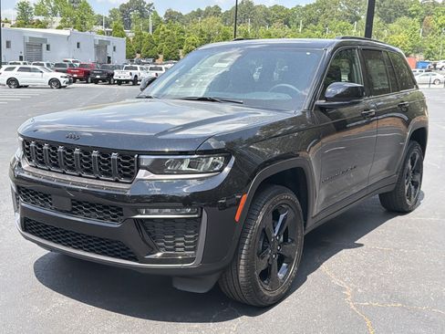 New 2026 Jeep Grand Cherokee Limited RWD image 3