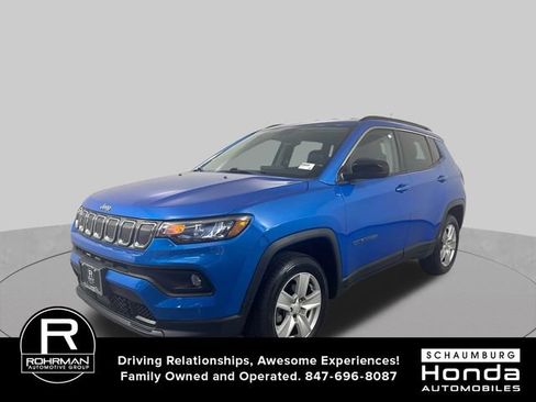 Used 2022 Jeep Compass Latitude w/ Convenience Group AWD/4WD image 2
