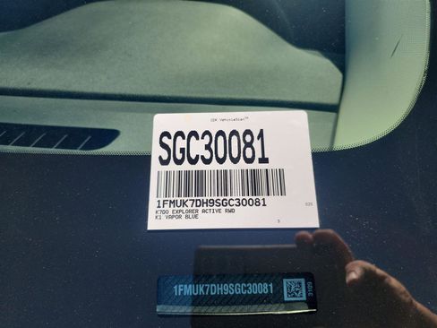 New 2025 Ford Explorer Active w/ Active Comfort Package image 10