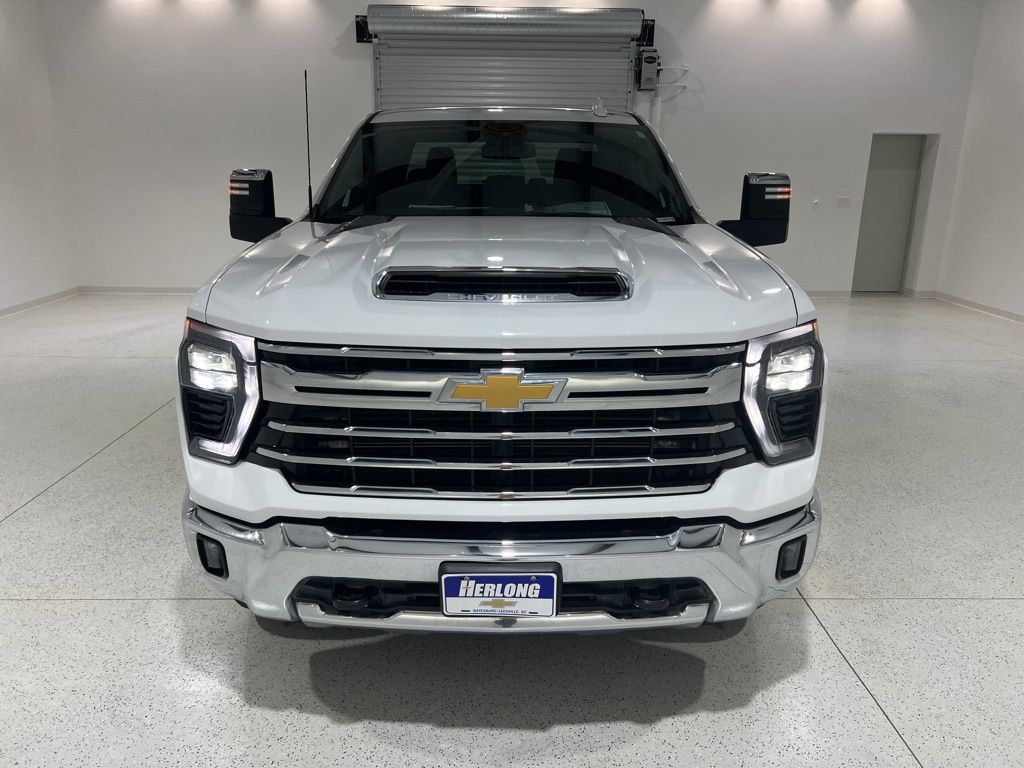 Used 2024 Chevrolet Silverado 2500 LTZ AWD/4WD image 8