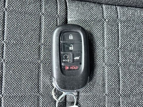 Certified 2025 Honda HR-V Sport image 31
