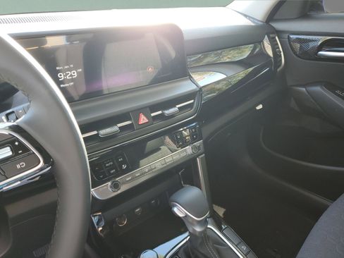 New 2026 Kia Seltos S FWD image 9