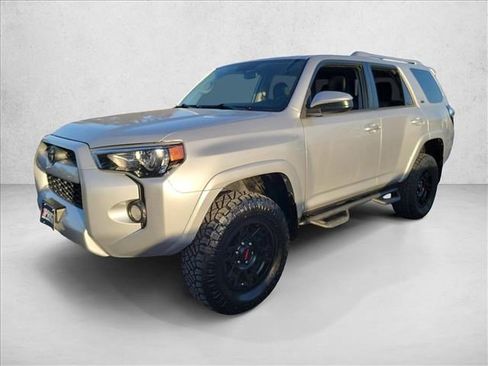 Used 2018 Toyota 4Runner SR5 image 1