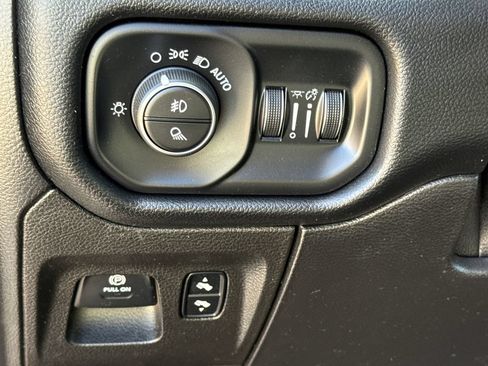 Used 2019 RAM 1500 Big Horn AWD/4WD image 20