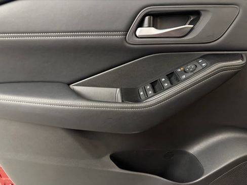 Used 2025 Nissan Rogue SV w/ SV Premium Package FWD image 22
