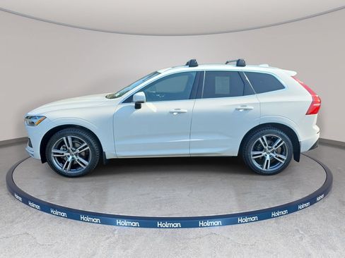 Used 2020 Volvo XC60 T5 Momentum w/ Protection Package Premier AWD/4WD image 9