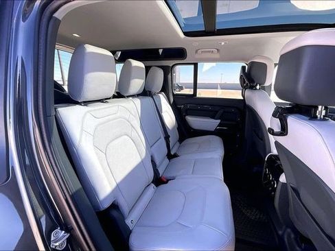 Used 2025 Land Rover Defender 110 S image 32