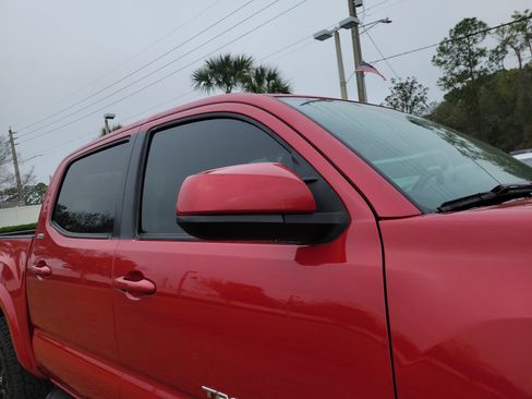 Used 2021 Toyota Tacoma SR5 image 10