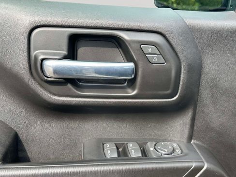 Used 2022 Chevrolet Silverado 1500 Custom w/ Safety Confidence Package AWD/4WD image 19