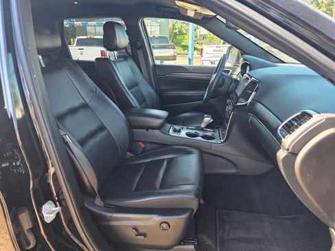 Used 2019 Jeep Grand Cherokee Limited AWD/4WD image 24