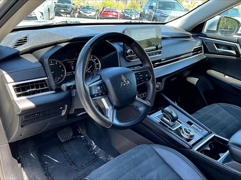 Used 2024 Mitsubishi Outlander SE AWD/4WD image 13