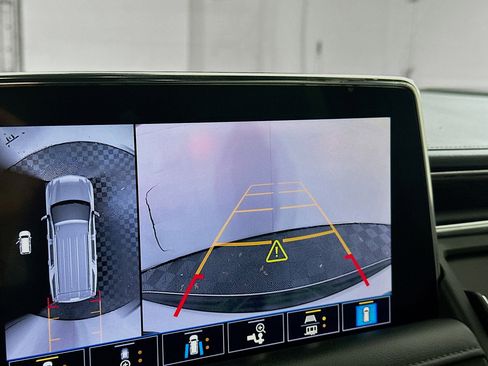 Used 2021 Chevrolet Tahoe Z71 w/ Z71 Signature Package image 23