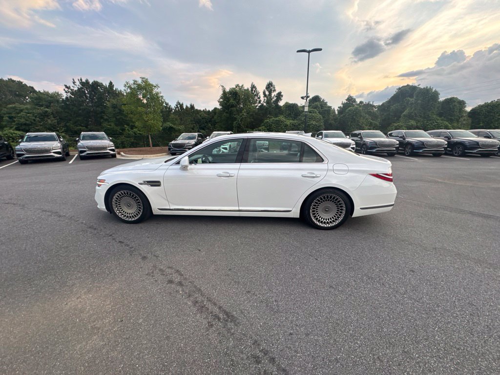 Used 2020 Genesis G90 5.0 Ultimate RWD image 3
