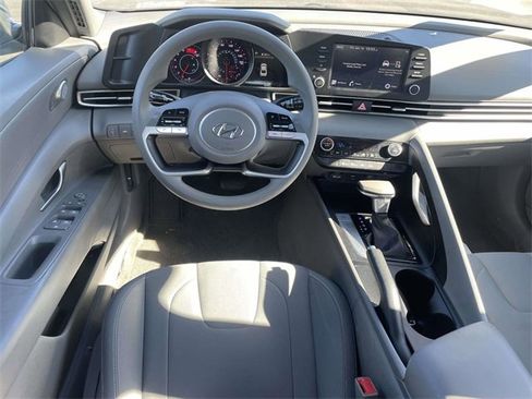 Used 2023 Hyundai Elantra SEL image 10