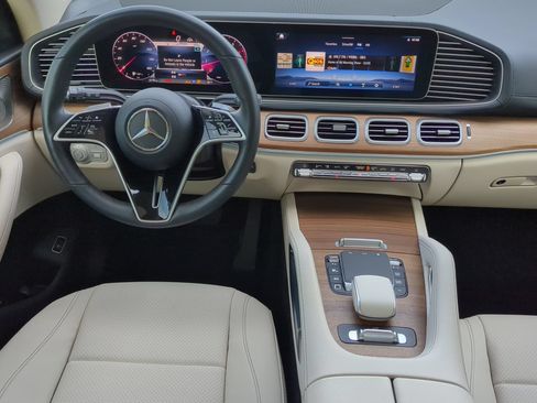 Used 2026 Mercedes-Benz GLS 450 4MATIC image 51