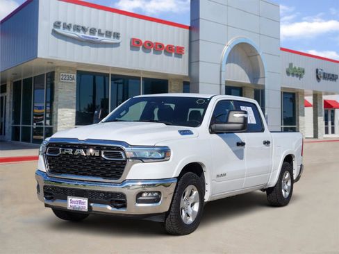 Used 2025 RAM 1500 Lone Star AWD/4WD image 2