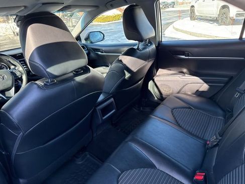 Certified 2018 Toyota Camry SE image 10