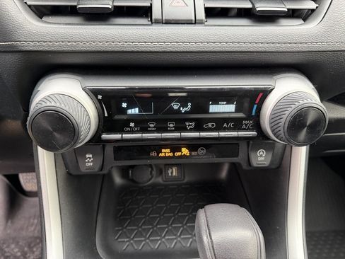 Used 2023 Toyota RAV4 LE image 27