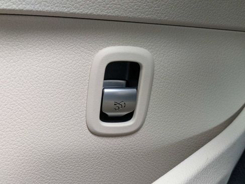 Used 2022 Mercedes-Benz C 300 Sedan image 33