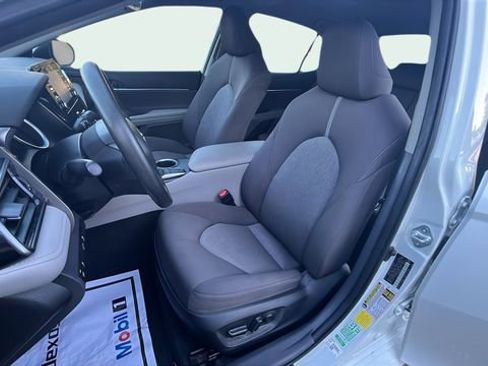 Used 2022 Toyota Camry LE image 12