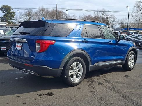 Used 2020 Ford Explorer XLT w/ Equipment Group 202A image 6