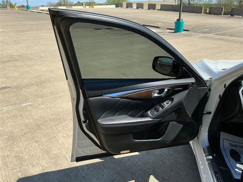 Used 2015 INFINITI Q50 Premium w/ Deluxe Touring Package image 25