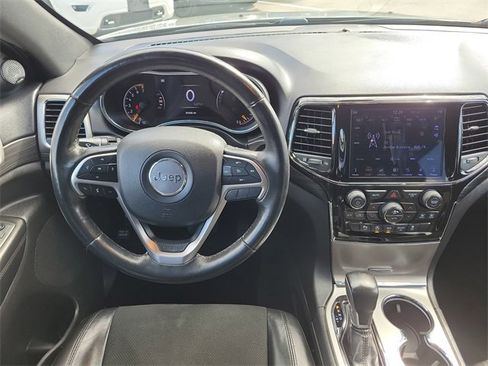 Used 2019 Jeep Grand Cherokee Altitude image 16