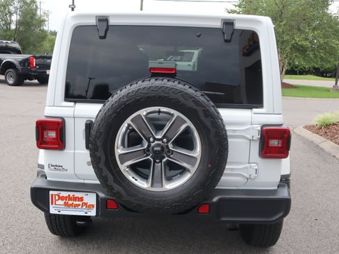 Used 2020 Jeep Wrangler Unlimited Sahara AWD/4WD image 8