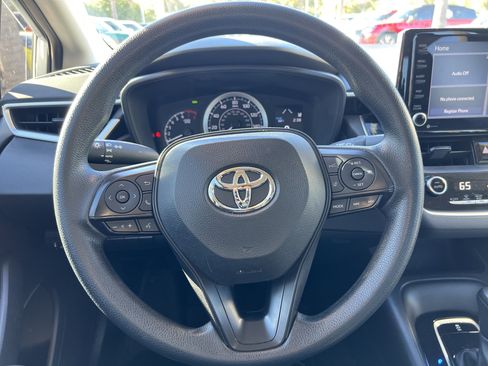 Used 2022 Toyota Corolla LE image 18