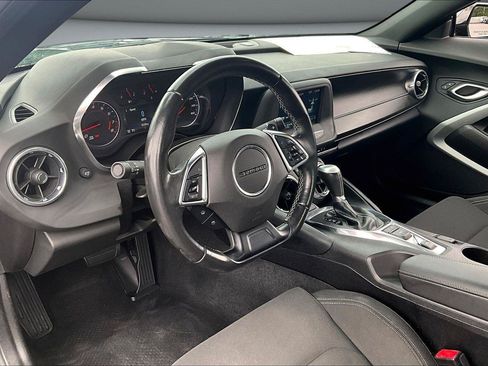 Used 2018 Chevrolet Camaro LT RWD image 15