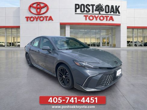 New 2026 Toyota Camry SE w/ Convenience Package FWD image 1