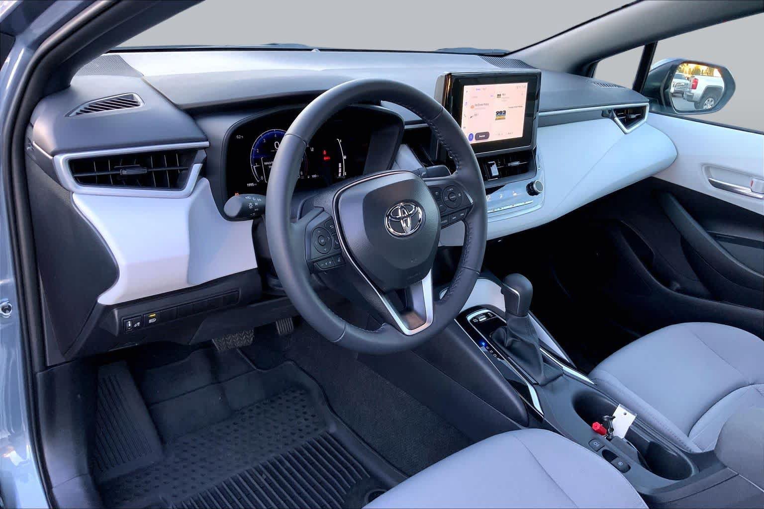 Used 2026 Toyota Corolla SE FWD image 15