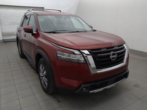 Used 2022 Nissan Pathfinder SL FWD image 13