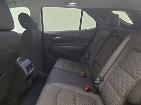 Used 2021 Chevrolet Equinox LT w/ LPO, Floor Liner Package FWD image 18