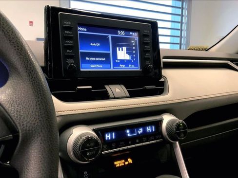 Used 2019 Toyota RAV4 XLE image 7