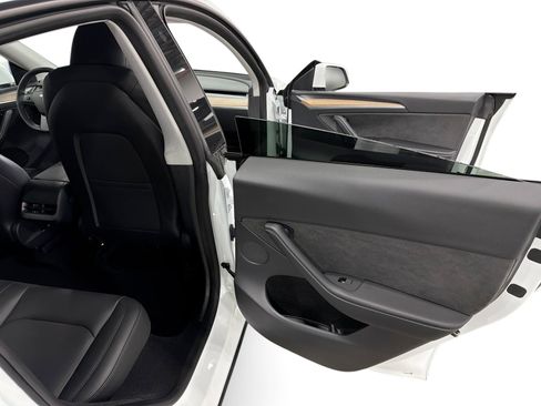 Certified 2023 Tesla Model Y Long Range AWD/4WD image 12