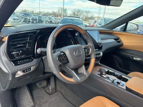 Used 2024 Lexus RX 350h image 10