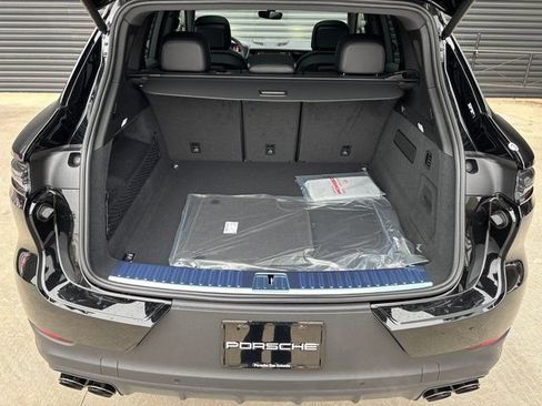 Certified 2026 Porsche Cayenne AWD/4WD image 26