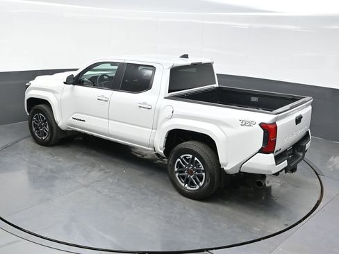 Used 2024 Toyota Tacoma TRD Sport AWD/4WD image 37