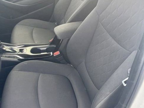 Used 2022 Toyota Corolla LE image 11