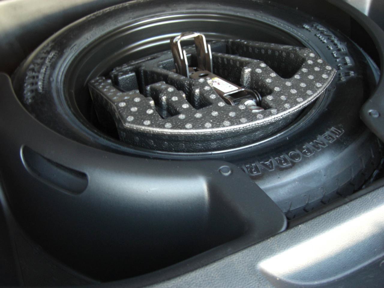 Used 2011 Jeep Grand Cherokee Laredo AWD/4WD image 15