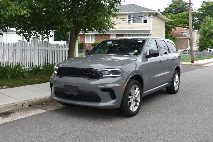 Used 2025 Dodge Durango GT RWD image 3