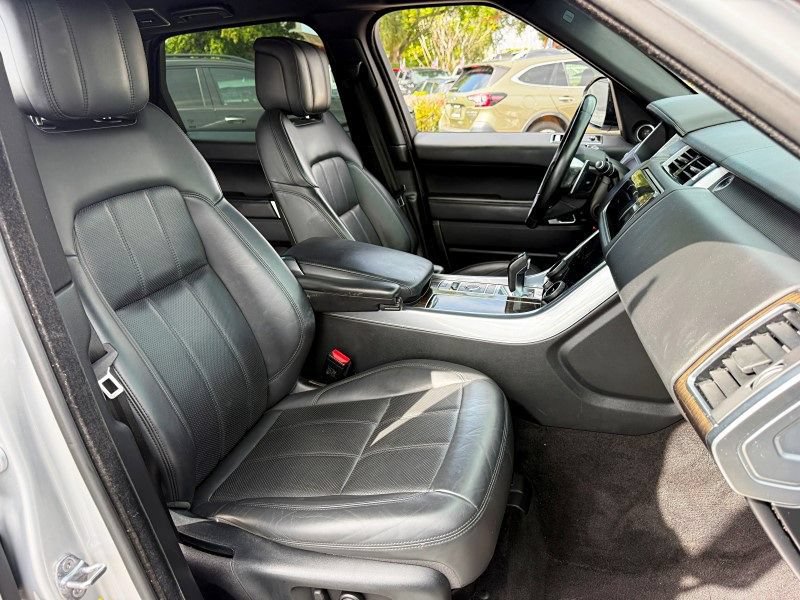 Used 2019 Land Rover Range Rover Sport Supercharged AWD/4WD image 16