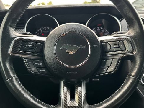 Used 2020 Ford Mustang Coupe RWD image 19