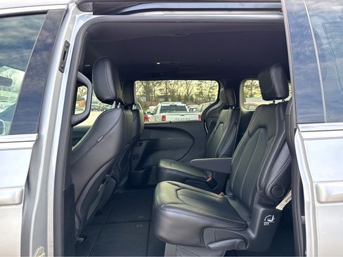 New 2026 Chrysler Voyager LX image 11