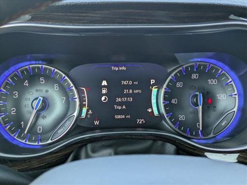 Used 2022 Chrysler Pacifica Pinnacle AWD/4WD image 11