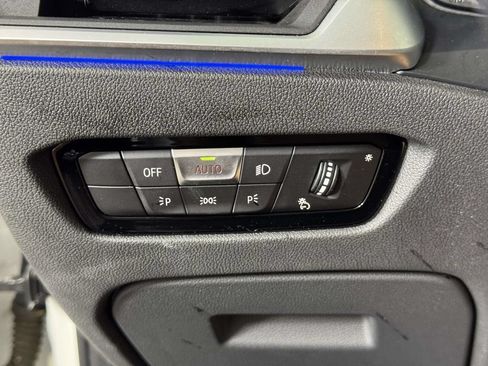 Used 2020 BMW 330i xDrive Sedan w/ Convenience Package AWD/4WD image 19